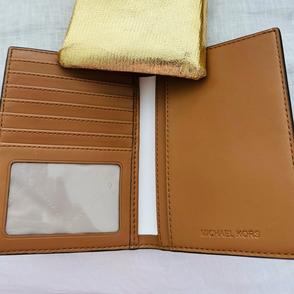 Michael Kors Passport Wallet NWT